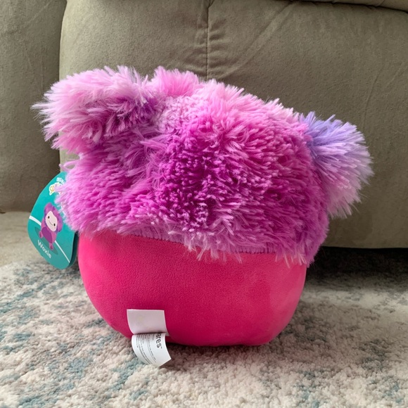 Yeti Squishmallows “Woxie” - 7 inch - Picture 2 of 3